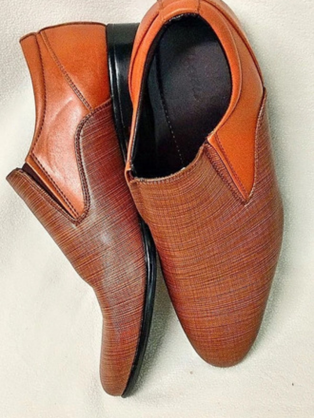 Bata Men's Brown Pointed-Toe Loafers Like New Size 7